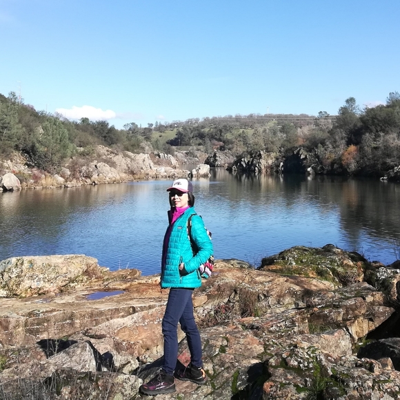 Meet your Posher Elena - Picture 4 of 4